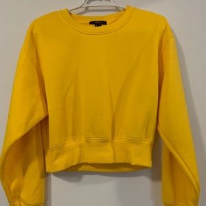 Cropped Soft Yellow Sweatshirt!